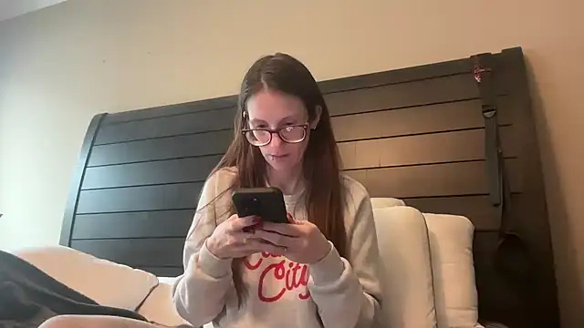 yourstrulylivy69 online show from 02-18-25, 07:09