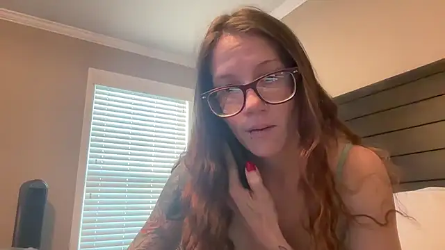 yourstrulylivy69 online show from 02-21-25, 04:37
