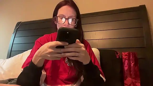 yourstrulylivy69 online show from 03-11-25, 12:00