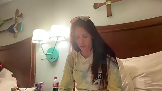 yourstrulylivy69 online show from 03-18-25, 11:09
