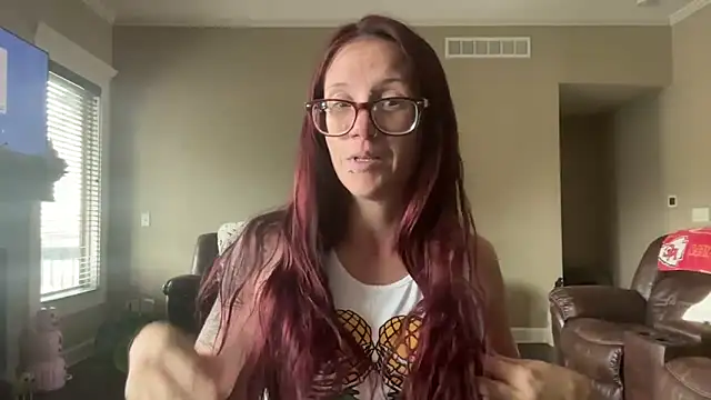 yourstrulylivy69 online show from 09-16-25, 04:52