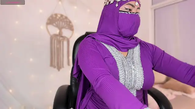 Snapshot of jazmin_anbar chatting on 11-26-25, 05:41 jazmin anbar online show from 11-26-25, 05:41