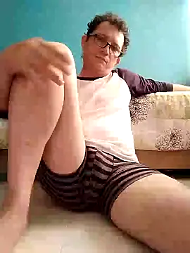 Snapshot of Bombi22 chatting on 01-07-25, 03:23 Bombi22 online show from 01-07-25, 03:23