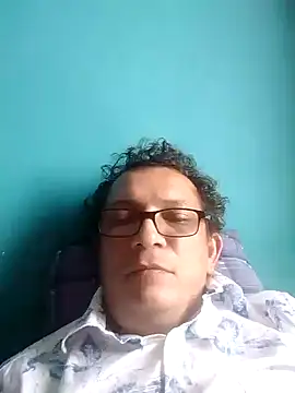 Snapshot of Bombi22 chatting on 02-09-25, 06:47 Bombi22 online show from 02-09-25, 06:47