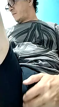 Snapshot of Bombi22 chatting on 02-15-25, 02:47 Bombi22 online show from 02-15-25, 02:47