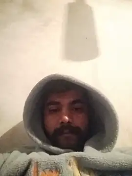 Snapshot of Solomen00 chatting on 12-25-24, 04:32 Solomen00 online show from 12-25-24, 04:32