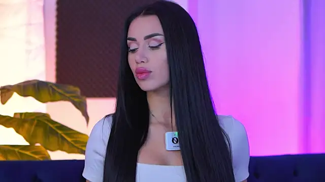 Snapshot of Jenna_Day chatting on 11-19-25, 05:07 Jenna Day online show from 11-19-25, 05:07