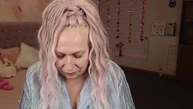 Penelope Pinky online show from 02-25-25, 08:41