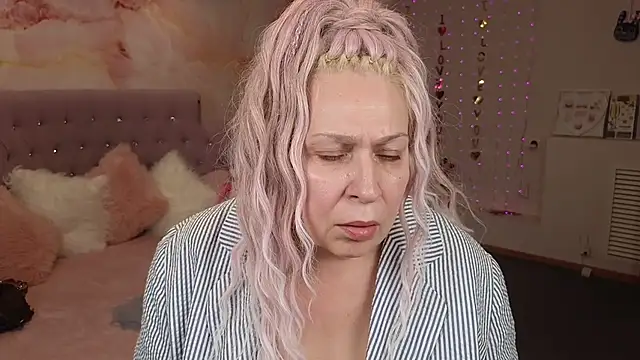 Penelope Pinky online show from 03-03-25, 02:26