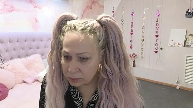 Penelope Pinky online show from 03-19-25, 04:03