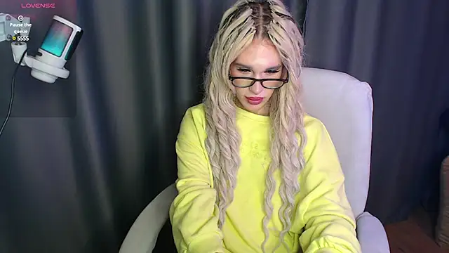 Cassie Bae online show from 01-14-25, 07:53