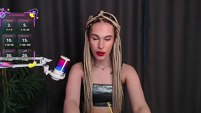 Cassie Bae online show from 12-19-25, 08:32