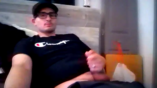 Snapshot of papittochulito chatting on 12-17-25, 11:55 papittochulito online show from 12-17-25, 11:55