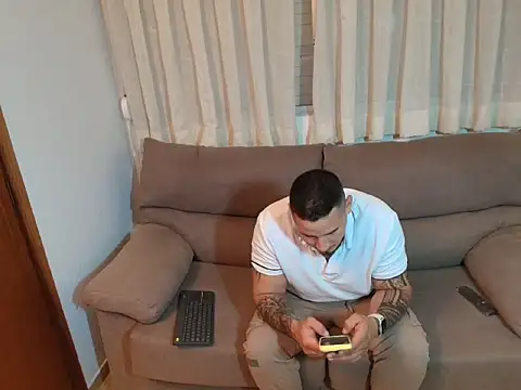 Snapshot of Geishastudios chatting on 10-30-25, 09:26 Geishastudios online show from 10-30-25, 09:26