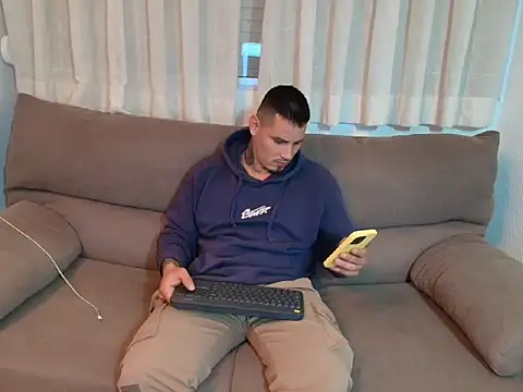 Snapshot of Geishastudios chatting on 11-10-25, 09:25 Geishastudios online show from 11-10-25, 09:25