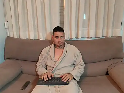 Snapshot of Geishastudios chatting on 11-18-25, 07:13 Geishastudios online show from 11-18-25, 07:13