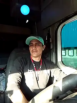 Snapshot of NewBe9D9 chatting on 02-26-25, 11:26 NewBe9D9 online show from 02-26-25, 11:26