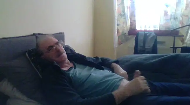 Snapshot of farock chatting on 03-19-25, 06:14 farock online show from 03-19-25, 06:14