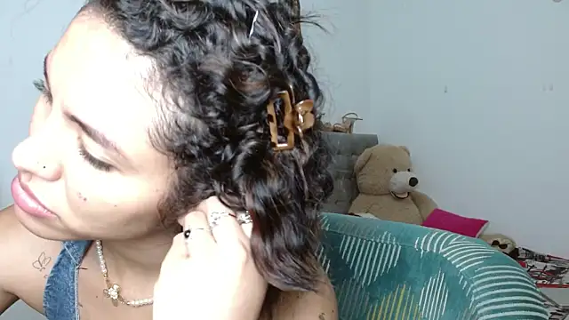 Snapshot of Sexy_Lia_ chatting on 05-24-26, 12:59 Sexy Lia online show from 05-24-26, 12:59