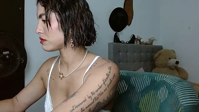 Snapshot of Sexy_Lia_ chatting on 06-10-26, 01:50 Sexy Lia online show from 06-10-26, 01:50