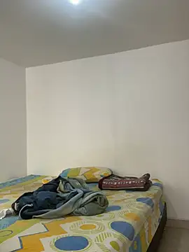 Snapshot of miss--flora chatting on 02-17-25, 05:10 miss--flora online show from 02-17-25, 05:10