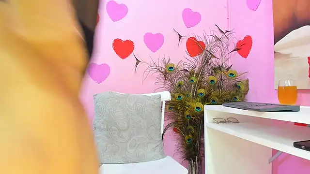 Snapshot of miss--flora chatting on 03-08-25, 08:03 miss--flora online show from 03-08-25, 08:03