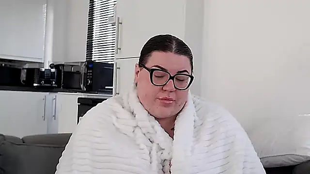 StrawberrySexx online show from 12-15-24, 01:32