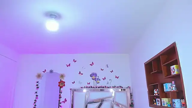 Snapshot of perlabeautiful chatting on 11-28-25, 12:08 perlabeautiful online show from 11-28-25, 12:08