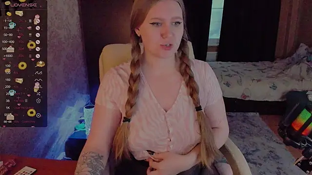 Snapshot of Alice_Dreamgirl_ chatting on 12-23-24, 12:08 Alice Dreamgirl  online show from 12-23-24, 12:08