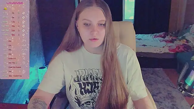 Snapshot of Alice_Dreamgirl_ chatting on 01-16-25, 08:00 Alice Dreamgirl  online show from 01-16-25, 08:00