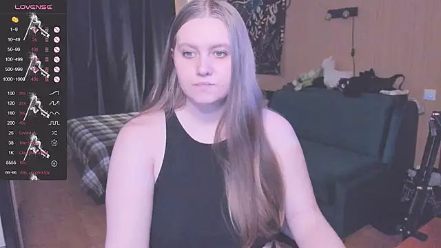 Snapshot of Alice_Dreamgirl_ chatting on 10-17-25, 11:57 Alice Dreamgirl  online show from 10-17-25, 11:57