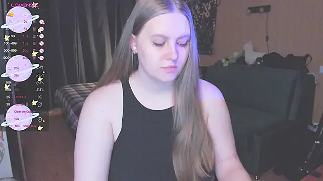 Snapshot of Alice_Dreamgirl_ chatting on 10-18-25, 11:00 Alice Dreamgirl  online show from 10-18-25, 11:00