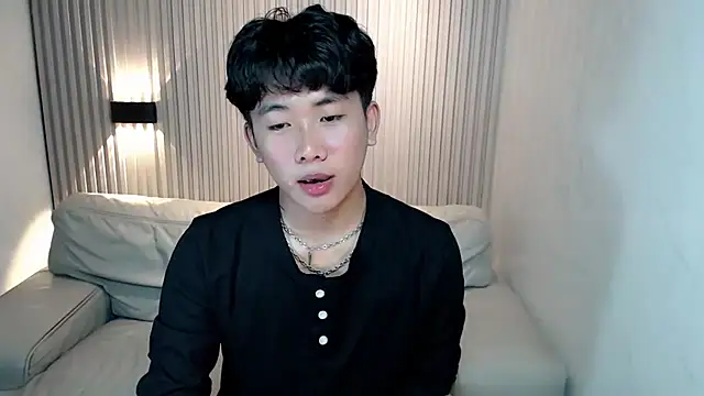 dangerzone0122 online show from 10-05-25, 05:44