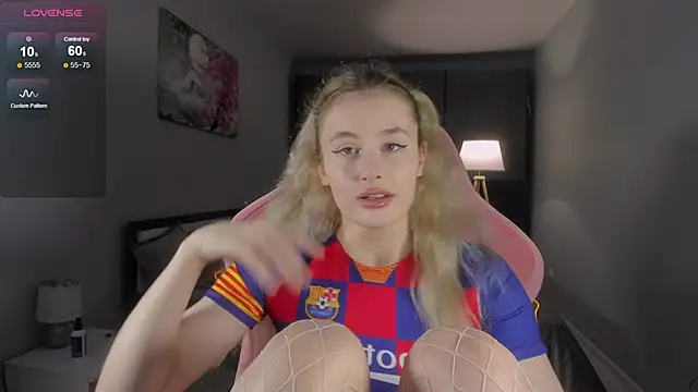 Molly Toads online show from 01-19-25, 06:10