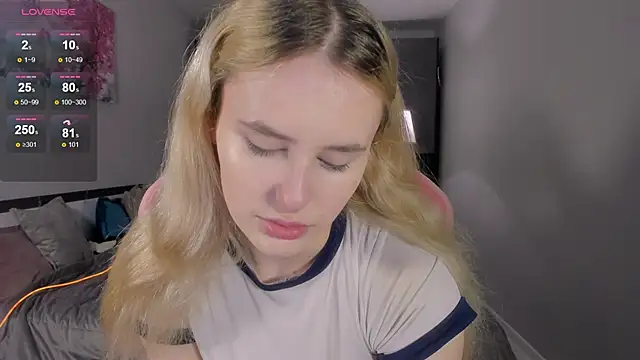 Molly Toads online show from 01-21-25, 06:12