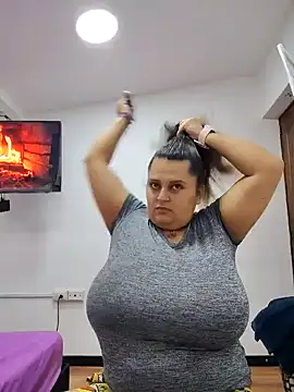 Miss balloonsmila online show from 11-18-25, 03:56