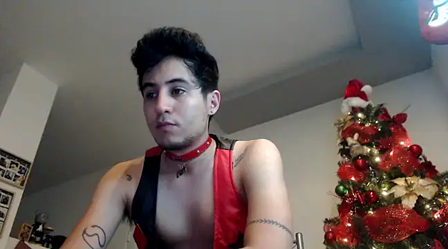 Snapshot of GamerQuinn chatting on 12-19-24, 11:29 GamerQuinn online show from 12-19-24, 11:29