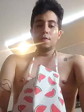 Snapshot of GamerQuinn chatting on 12-19-24, 05:40 GamerQuinn online show from 12-19-24, 05:40