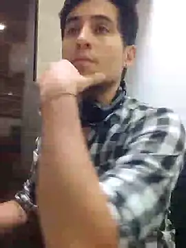 Snapshot of GamerQuinn chatting on 12-22-24, 01:45 GamerQuinn online show from 12-22-24, 01:45