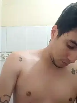 Snapshot of GamerQuinn chatting on 12-27-24, 05:48 GamerQuinn online show from 12-27-24, 05:48