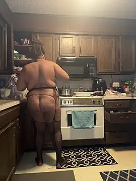 Snapshot of InterRacialFacial7296 chatting on 12-14-25, 11:04 InterRacialFacial7296 online show from 12-14-25, 11:04