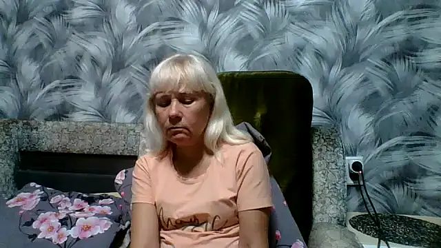 Snapshot of sakura_blonde chatting on 10-12-25, 08:08 sakura blonde online show from 10-12-25, 08:08