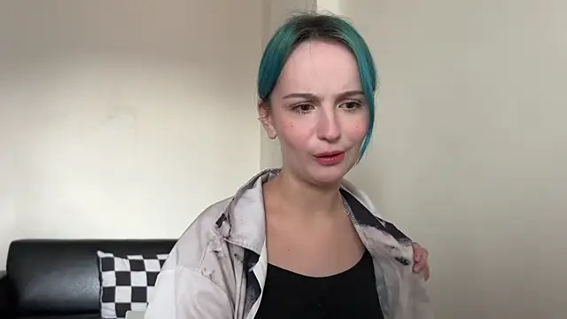 bumble bee online show from 12-28-24, 10:03