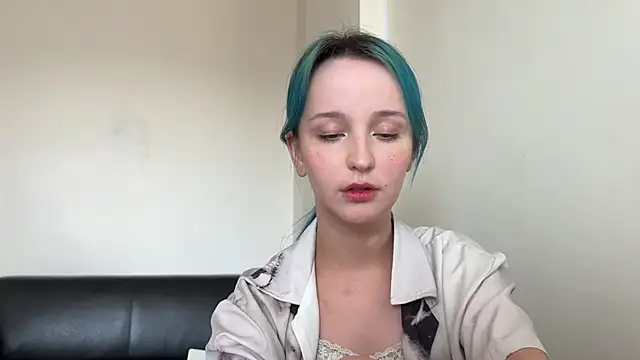 bumble bee online show from 12-31-24, 09:42