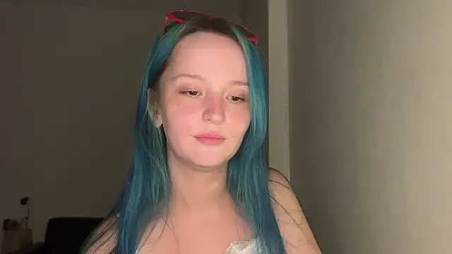 bumble bee online show from 01-08-25, 03:39