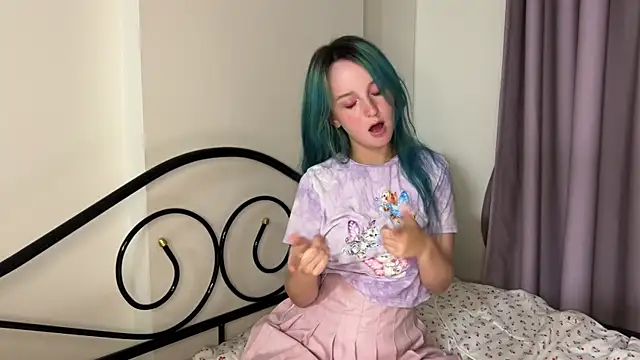 bumble bee online show from 02-08-25, 03:42