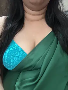 Snapshot of Akhi_Akshaya chatting on 12-18-24, 09:25 Akhi Akshaya online show from 12-18-24, 09:25