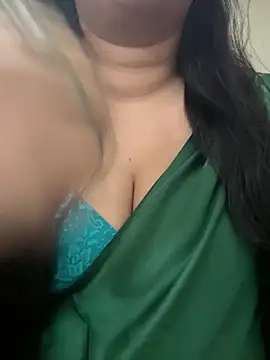 Snapshot of Akhi_Akshaya chatting on 12-18-24, 01:23 Akhi Akshaya online show from 12-18-24, 01:23