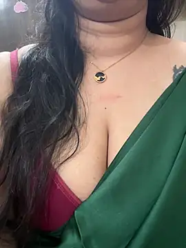 Snapshot of Akhi_Akshaya chatting on 12-23-24, 06:44 Akhi Akshaya online show from 12-23-24, 06:44