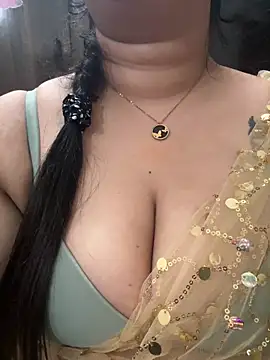 Snapshot of Akhi_Akshaya chatting on 12-28-24, 12:26 Akhi Akshaya online show from 12-28-24, 12:26